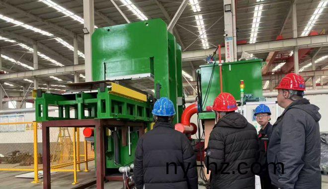 客(ke)戶(hu)來我(wo)司(si)驗(yan)收設(shè)備(bei)竝(bing)給予高(gao)度(du)評價