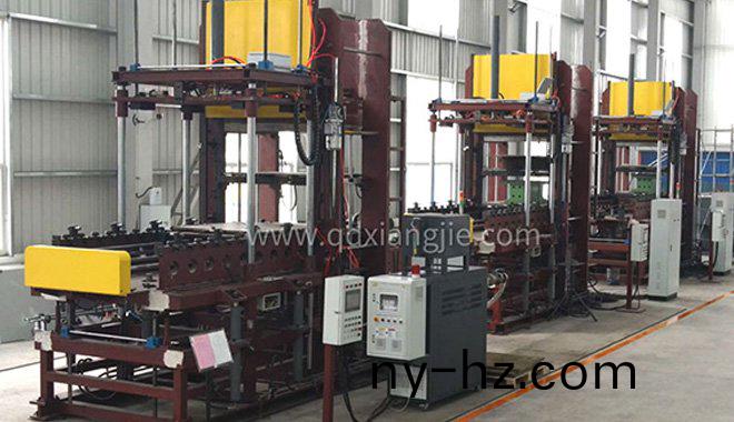 1250*1250實(shi)心胎硫(liu)化(hua)機(ji)設備試(shi)機