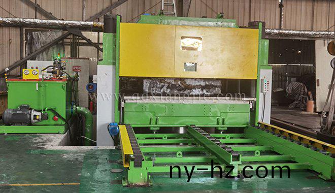 祥傑(jie)生産的(de)建築減隔(ge)震支(zhi)座硫(liu)化(hua)機(ji)咊雲母闆(ban)硫化(hua)機